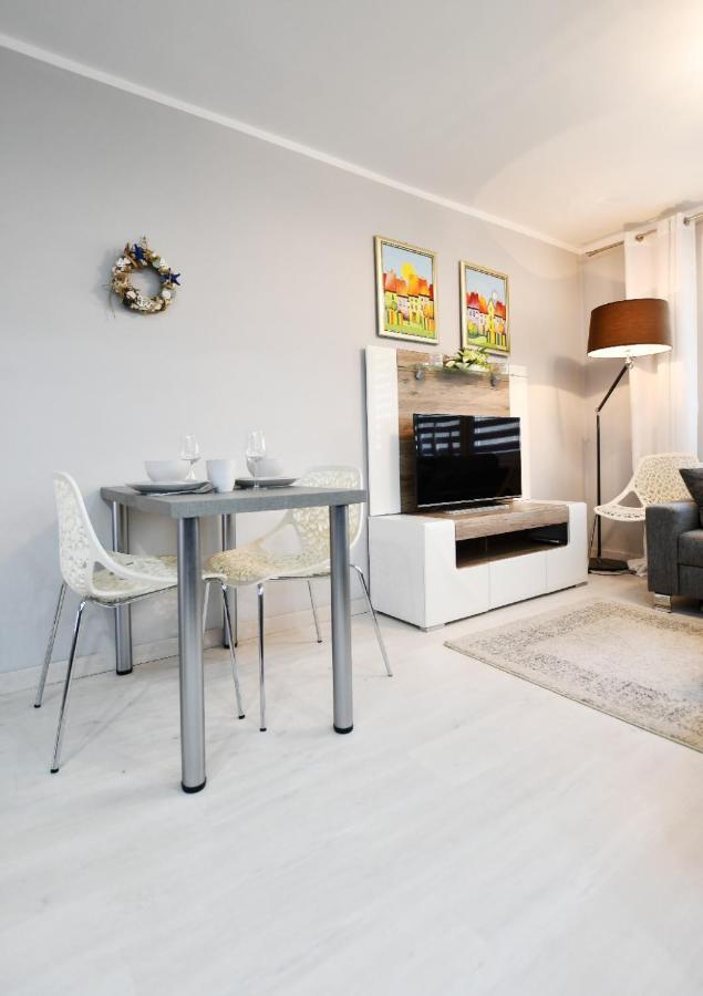 Апартаменты Apartament Dworcowa Колобжег Экстерьер фото